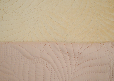 Colcha Durazno Matrimonial Beige